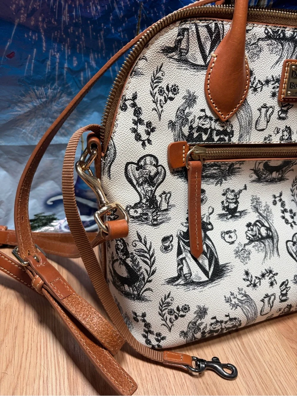 Dooney & Bourke Alice In Wonderland Women's Satchel Bag - Brown/White